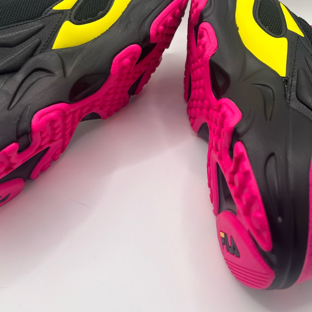 FILA RUNNING SHOES, NWOB - Picture 4 of 4